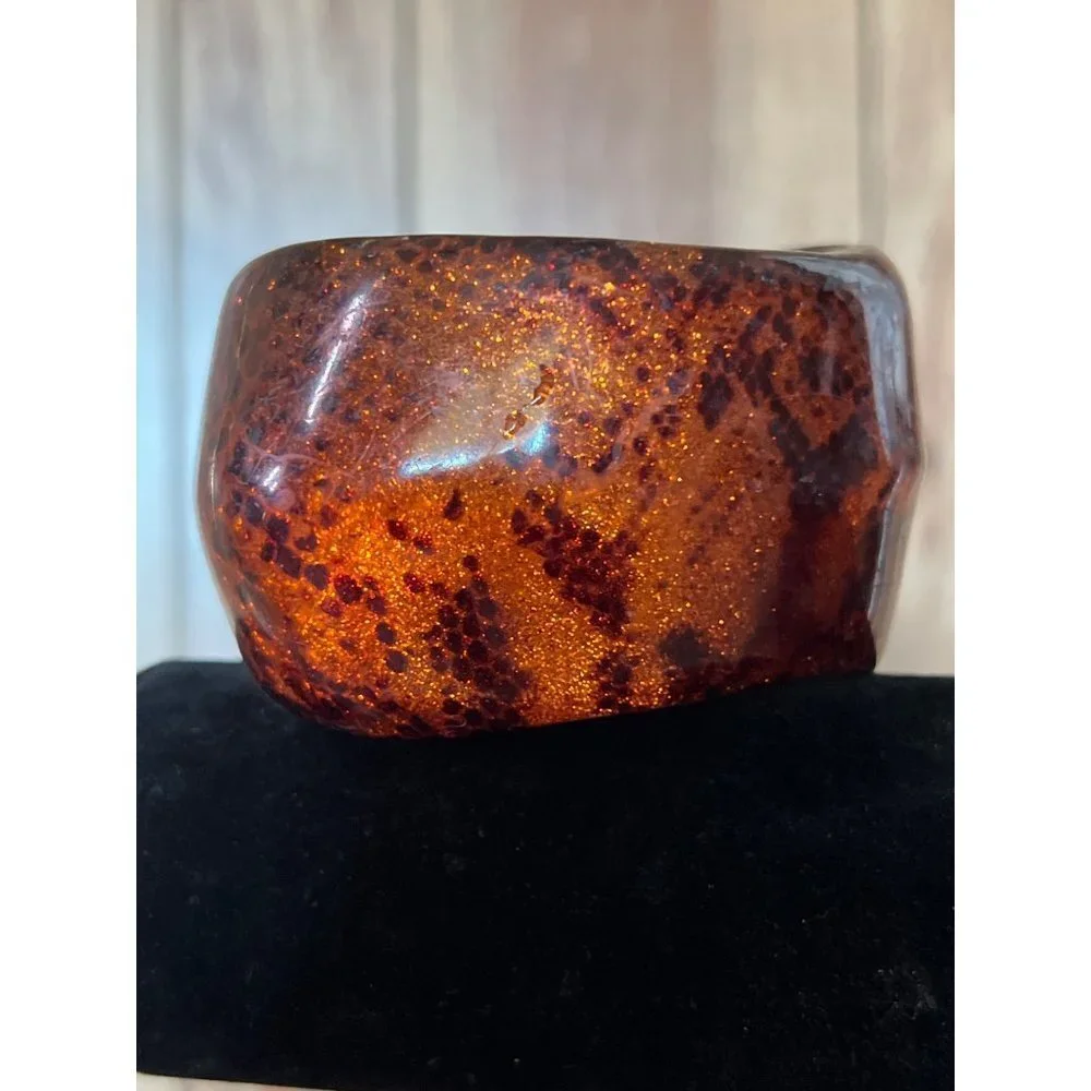 Unsigned this bangle